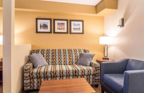 Brattleboro Hotel | Comfort Inn & Suites Brattleboro I-91