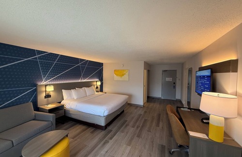 Danbury Hotel | Comfort Inn & Suites Danbury-Bethel