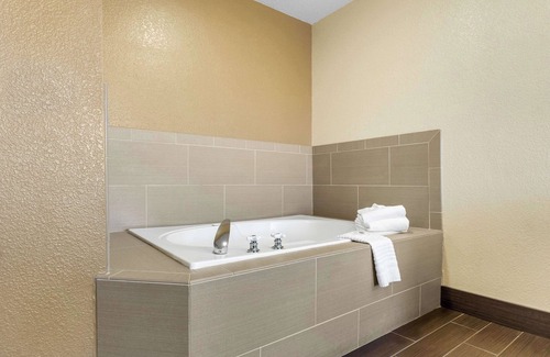 Greeley Hotel | Comfort Inn & Suites Greeley