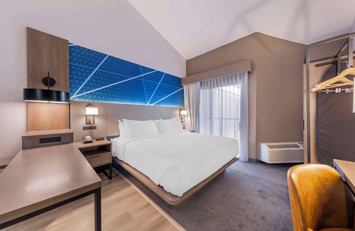 Lake Forest Hotel | Comfort Inn & Suites Irvine Spectrum