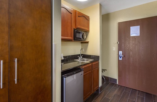 North Aurora Hotel | Comfort Inn & Suites North Aurora - Naperville