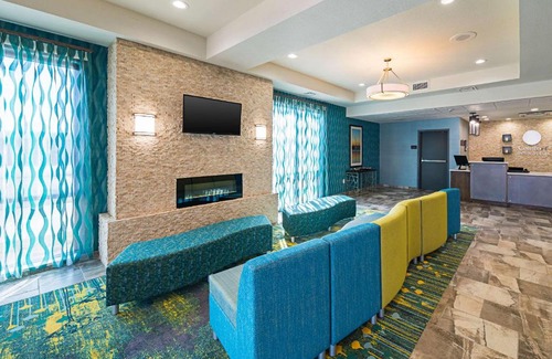 Central Oklahoma City Hotel | Comfort Inn & Suites Oklahoma City near Bricktown