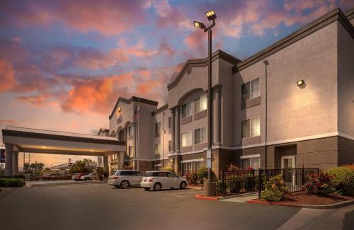Southeastern Sacramento Hotel | Comfort Inn & Suites Sacramento - University Area