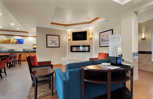 Fenton Hotel | Comfort Inn & Suites