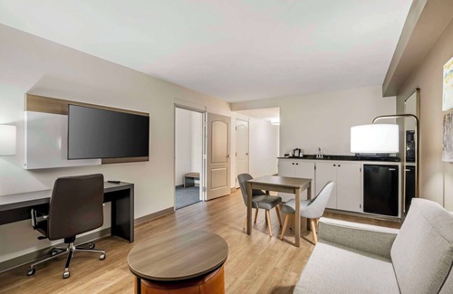 Valdosta Hotel | Comfort Suites