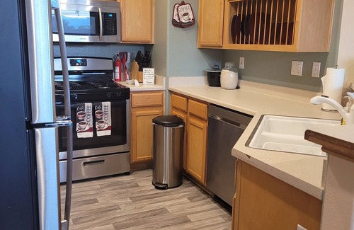 North Las Vegas Casa | Comfortable 3 Bedroom 2.5 Bath Family Home in North Las Vegas