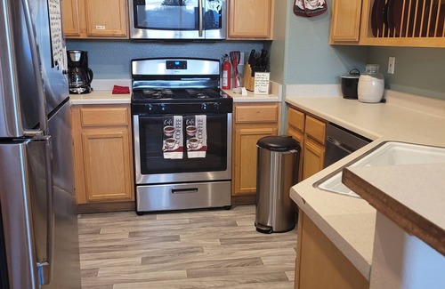 North Las Vegas Casa | Comfortable 3 Bedroom 2.5 Bath Family Home in North Las Vegas