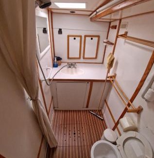 Marigot Alquiler De Eote | Comfortable and spacious sailboat