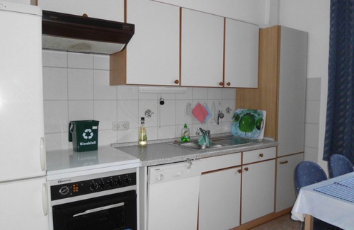 Roddan Apartamento | Comodidad del apartamento para 2 pers. + Niño en un monumento reorganizado con Vierseitenhof