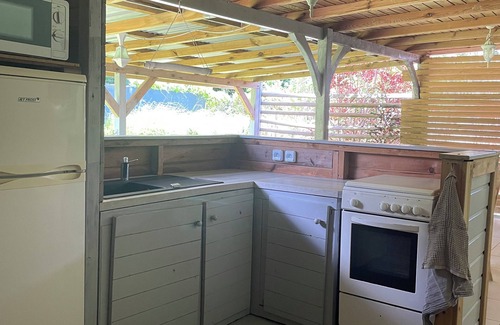 Goyave Casa | Cómodo bungalow de 300 metros de la playa en Guadalupe (4 personas)