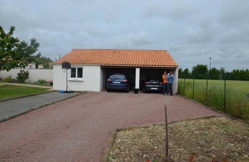 Verines Casa | COMFORTABLE MASTER SUITE IN A HOME