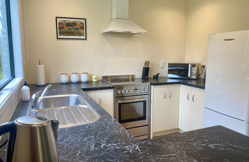 Ohaupo Casa | Comfortable pet friendly house, walking distance to events centre