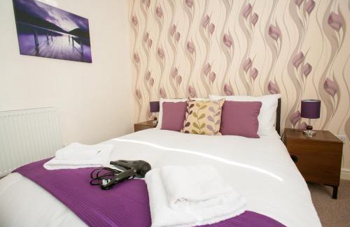 Swindon Apartamento | Comfortable Swindon Town Centre Apartments, FREE Parking, sleeps up to 8