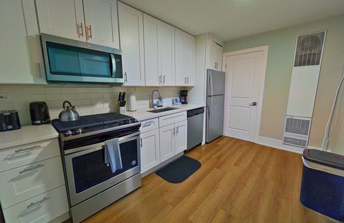 Sheffield and DePaul Apartamento | Comfortably Appointed 3BR Apt