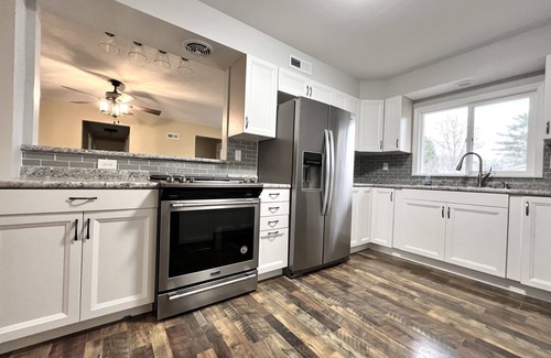 West Lafayette Casa | Comfy 3Bd House with Arcade, Ping Pong, Fire Pit, Walk to Purdue, Golf, Sports!