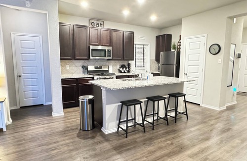 San Antonio Casa | Comfy and Convenient San Antonio Family Get Away! Pets Welcome