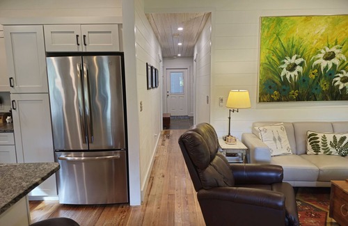 Historic Downtown Apalachicola Cabaña | Comfy Cottage in Apalachicola; Easy Walk to Downtown!