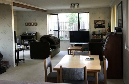 Otaki Beach Casa | Cómoda y tranquila casa de playa en Otaki con vistas a las montañas