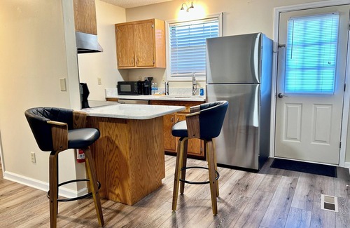 Crossville Apartamento | Comfy Retreat - Queen Bed Central Crossville