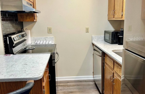 Crossville Apartamento | Comfy Retreat - Queen Bed Central Crossville