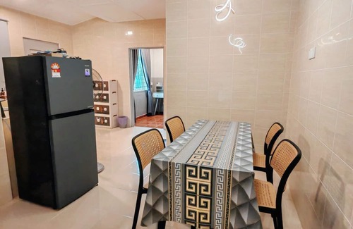 Kuantan Casa | Comfy Tok Sira Home Kuantan 5 BR