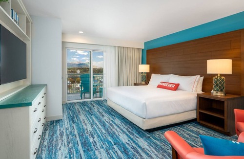 Pigeon Forge Hotel | Compass Hotel by Margaritaville