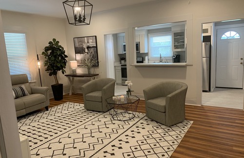 Martinez Cabaña | Completely renovated Farm Cottage with 2 Queen B/Rs & 1 full bath