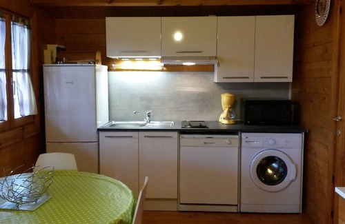 Terrasson-la-Villedieu Chalet De Esquí | Acondicionado y tranquila casa de campo con piscina climatizada, para 5 personas, 2 dormitorios