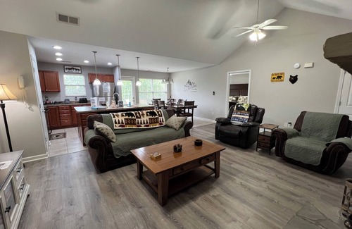 Pigeon Forge Cabaña | Condo w/ garage close to everything just off the Parkway in Pigeon Forge, TN