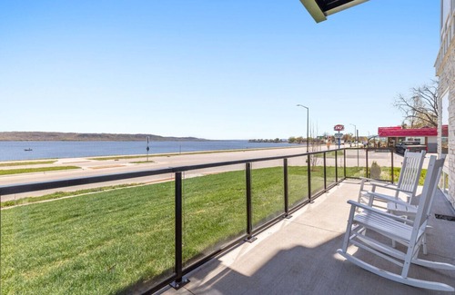 Lake City Condominio | Condo with stunning views of Lake Pepin - Attached Garage Unit 106