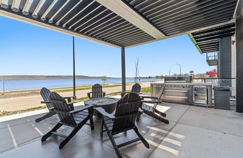 Lake City Condominio | Condo with stunning views of Lake Pepin - Attached Garage Unit 106