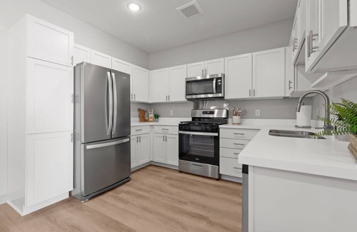 Lake City Condominio | Condo with stunning views of Lake Pepin - Assigned Garage - Unit 205