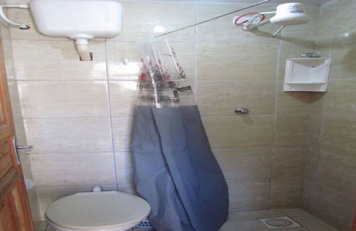 Guarapari Chalet De Esquí | Condominio de diez chalets y piscina para invitados. Excelente costo beneficio.