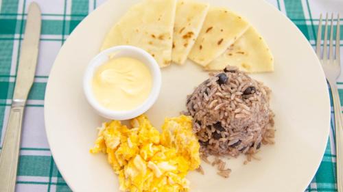 Aguas termales de Arenal Hotel | Confort Arenal