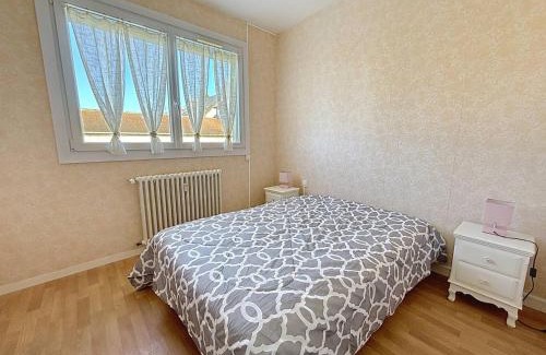 Dives-sur-Mer Apartamento | Confortable appartement proche du Port Guillaume pour 4 avec animaux admis - FR-1-465-125