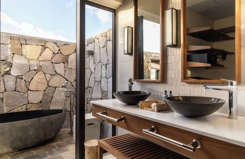 Coromandel Hotel | Constance Tekoma. Rodrigues
