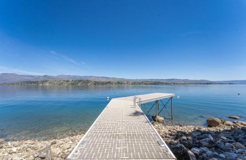 Chelan Casa | Constellations Lake House at Chelan - Alice Lodging