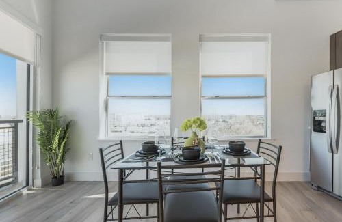 Cedars Apartamento | Contemporary 2BR I Gym I Parking I Workspace