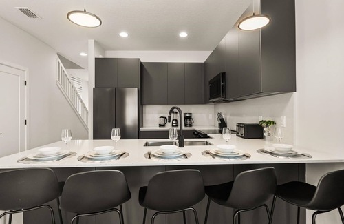 Four Corners Apartamento | Contemporary 4BR Townhome With Pool Themed Rooms