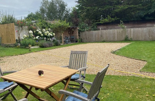 Twyford Cabaña | Contemporary Barn in Twyford just 3 miles from Winchester. Parking provided.