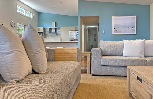 Amity Point Casa | Contemporary Beach House in waterfront location