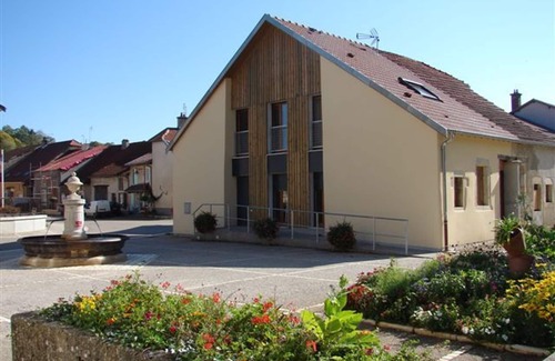Rebeuville Cabaña | Gîte moderne avec terrasse, proche de la rivière et idéal pour pêcheurs et amoureux de la nature