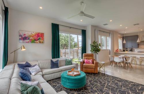 Galindo Casa | Contemporary Home Centrally Located Near SoCo & DT