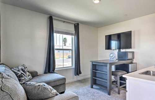 Los Banos Apartamento | Contemporary Los Banos Studio < 3 Mi to Dtwn!