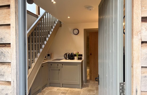 Great Wolford Casa | Contemporary Oak Barn in Stunning Cotswold Countryside close to Moreton-in-Marsh