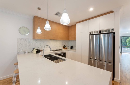 Marryatville Casa | Contemporary Townhouse near Norwood