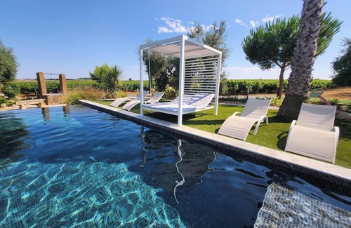 Servian Villa | Villa contemporánea de viñedos con piscina infinita