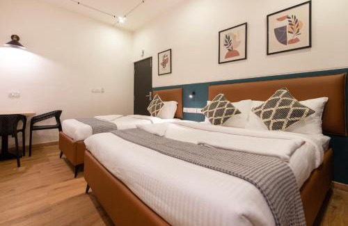 Thousand Lights Hotel | Convastay Prestige- Near Apollo Hospital & US Consulate