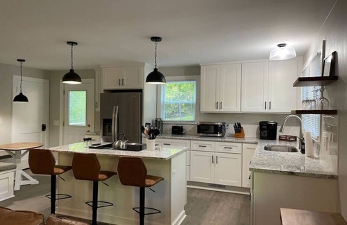 Winston - Salem Casa | Convenient & Freshly updated 3 bedroom 1 bath home