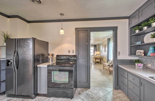 Preston Casa | Convenient Preston Retreat w/ Private Yard!